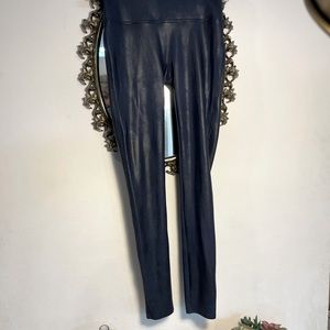 SPANX Faux Leather Leggings sz Med in Night Navy